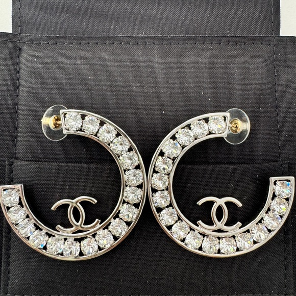 23A CHANEL SILVER CC LOGO LARGE CRYSTALS CRYSTAL METAL XL HOOP HOOPS EARRINGS - Picture 10 of 16